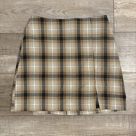 Urban Outfitters Yellow and Black Plaid Mini Skirt Womens S Pockets Preppy - Picture 1 of 7